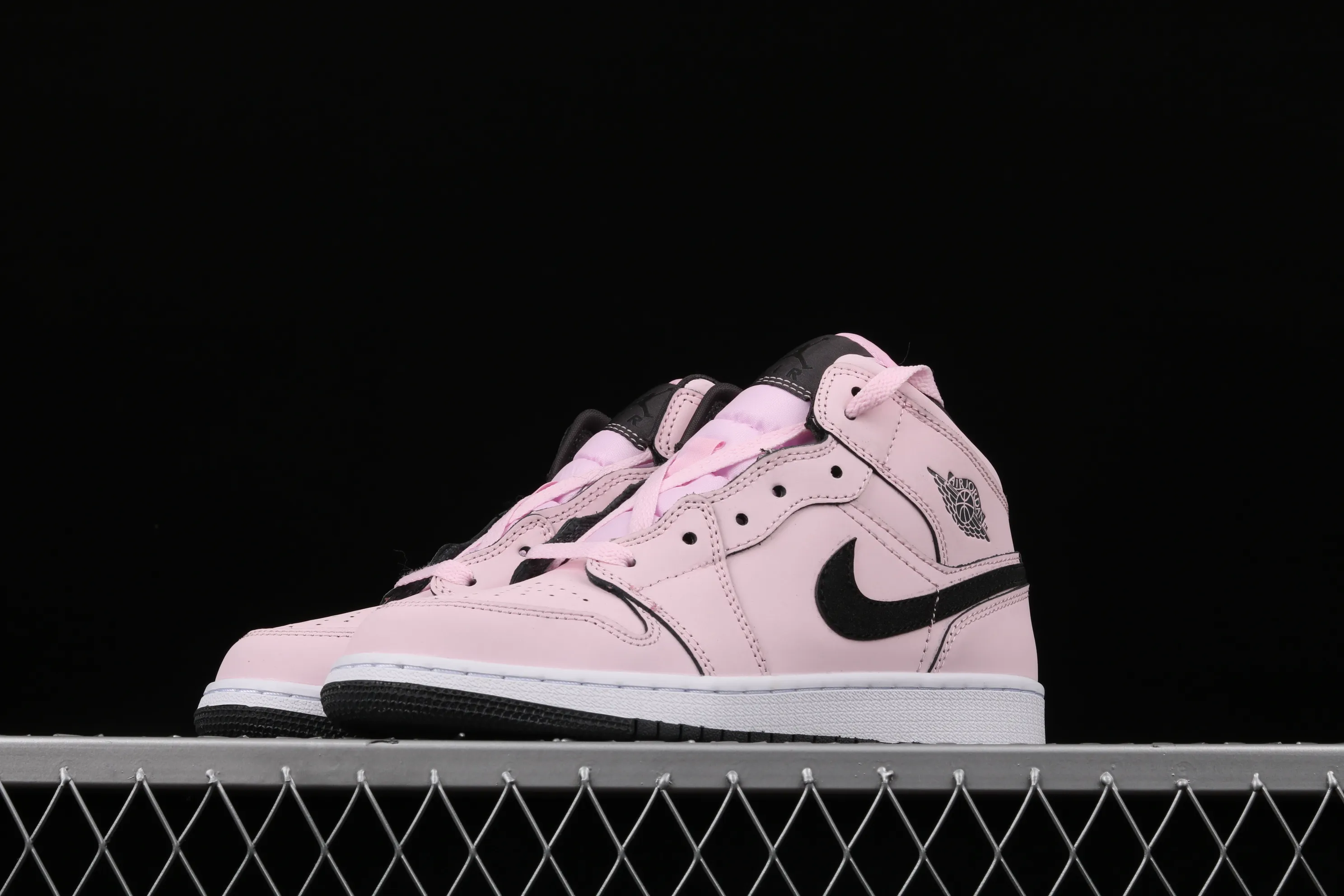 All categories Air Jordan Jordan series basketball shoes Air Jordan 1 Mid Air Jordan 1 Mid GS AJ1 Joe 1 white black pink cherry blossom 555112-601